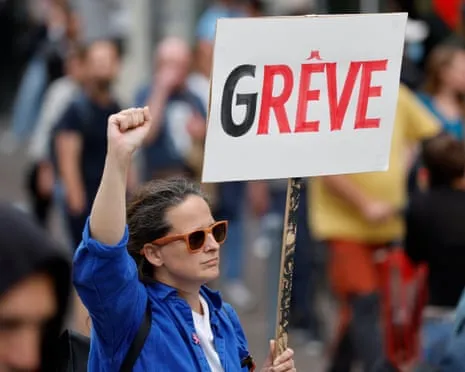 France Bracing for Significant Protest Day During Worsening Political Crisis